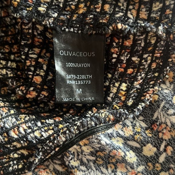 Oliveaceous top - Picture 5 of 6